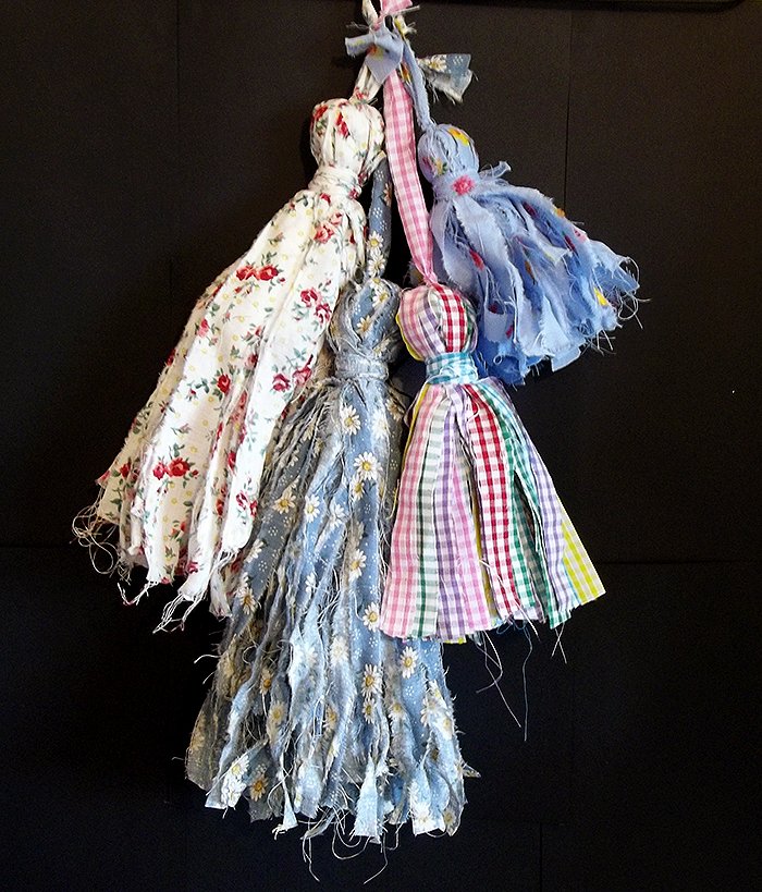 Things to make and do - Make Shabby Fabric Tassels (or Pom-poms)
