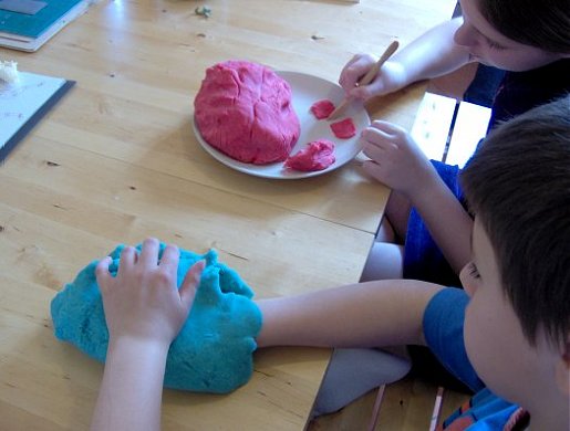 Things to make and do - art: Play Dough
